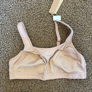 Wingslove High Impact Wireless Sports Bra‎ Nude NWT 38D